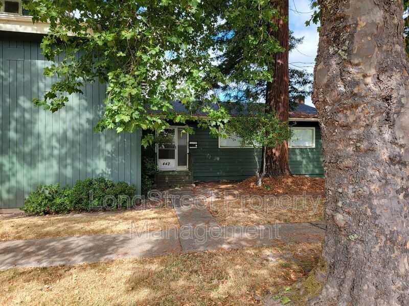 442 Sw 6th St, Corvallis, OR 97333 4 Bedroom House for 2,850/month