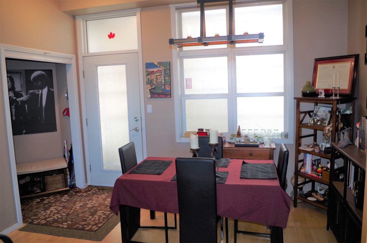 Bright 2 bed 1 bath condo*Insuite Laundry*1 Mth 1/2 Price!*2