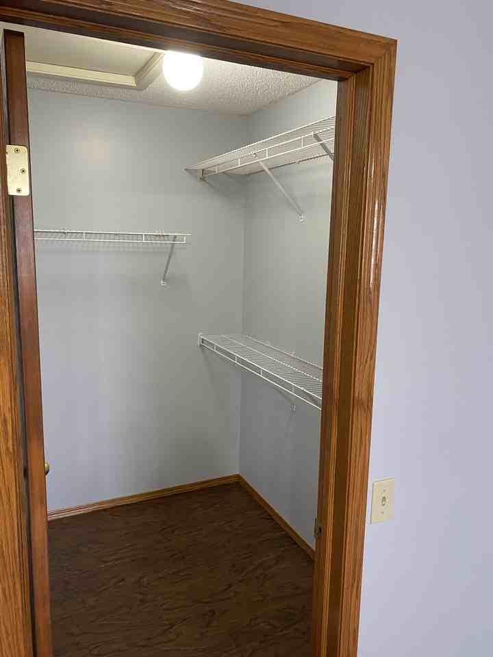 4 Bedroom + Den 3 Bathroom House in Hermitage Apartments 267 Hollinger Close Nw, Edmonton, AB