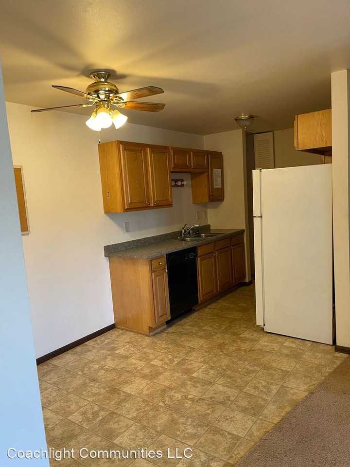 Fleetfoot Apartment Homes Apartments 1303 Fleetfoot Dr, Waukesha, WI