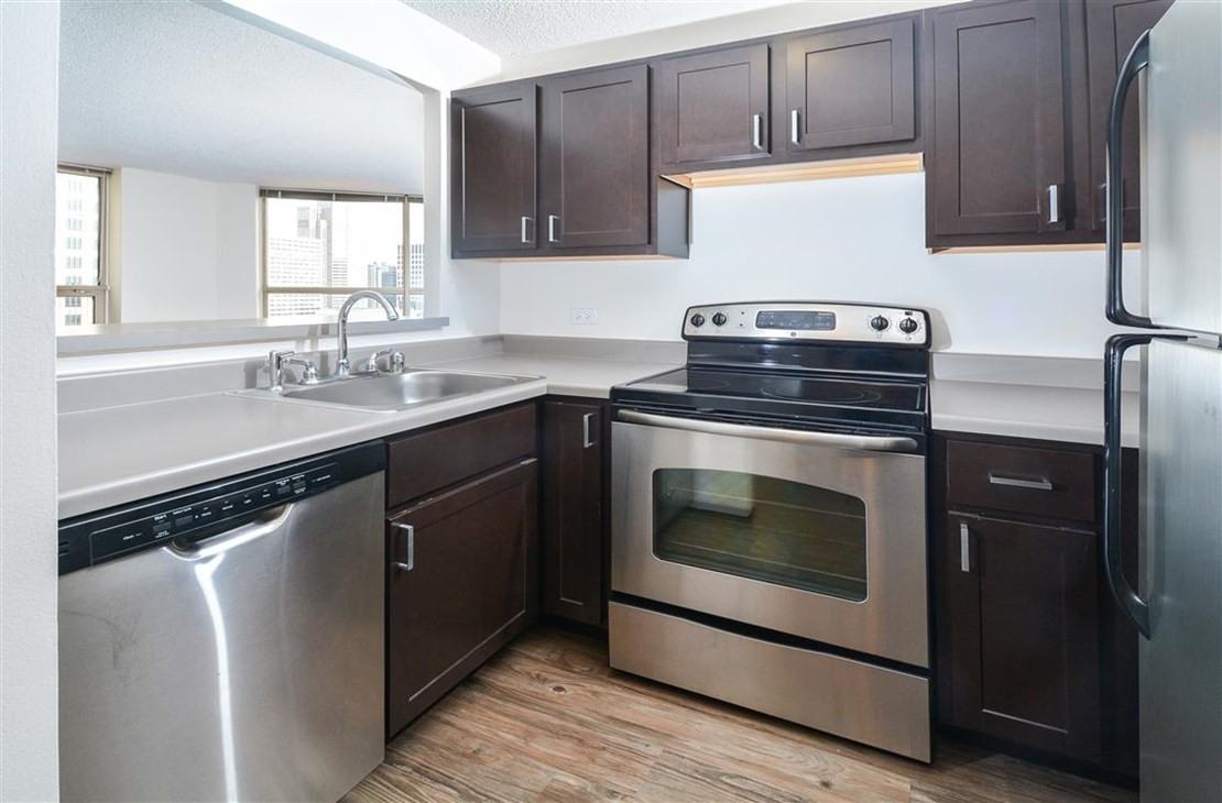 W Madison St 23210, Chicago, IL 60661 2 Bedroom Apartment for 2,790