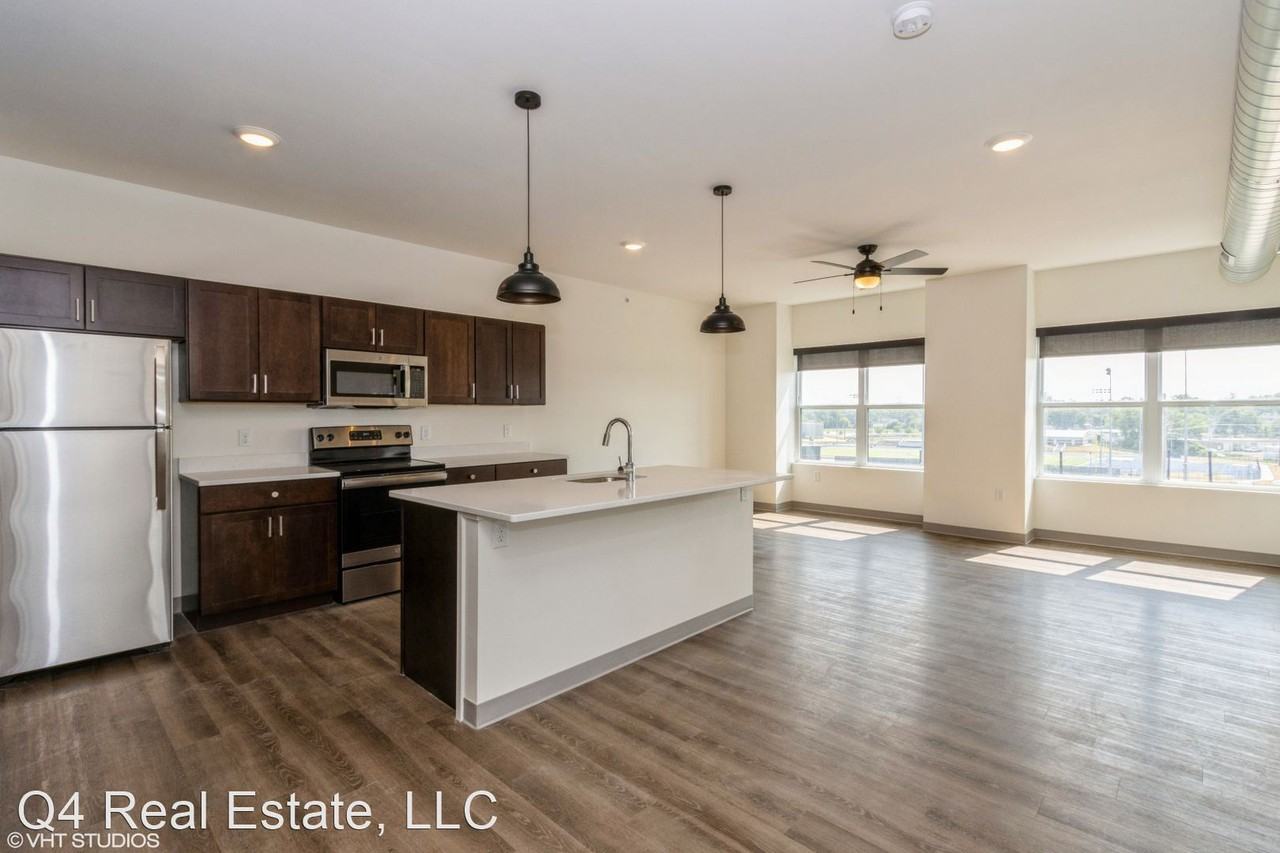 The Leo at the Hub Apartments 930 16th St Ne, Cedar Rapids, IA 52402