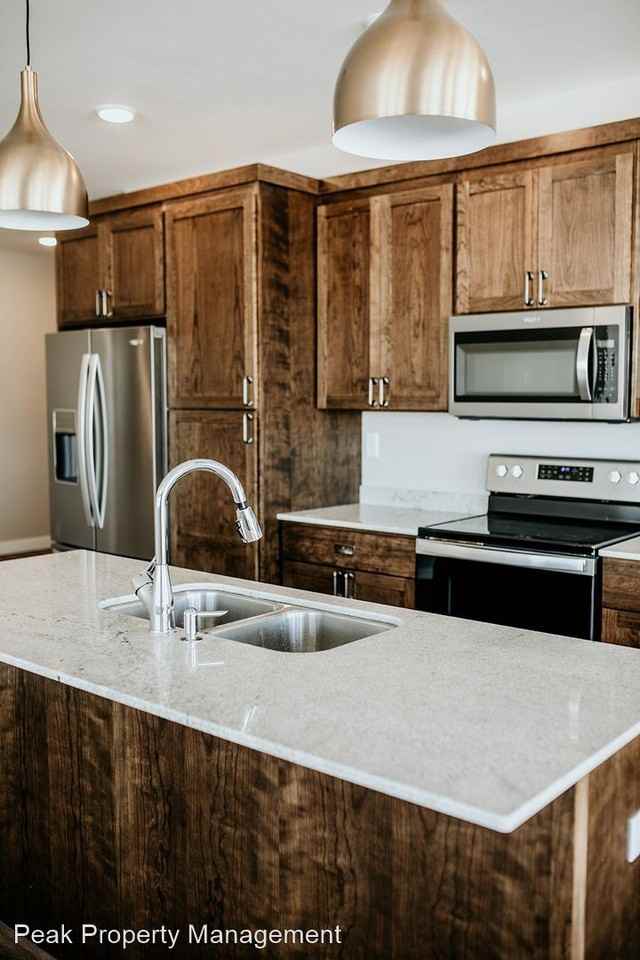 Highland Apartments 3990,3940 S 15 St, Grand Forks, ND 58201 Zumper