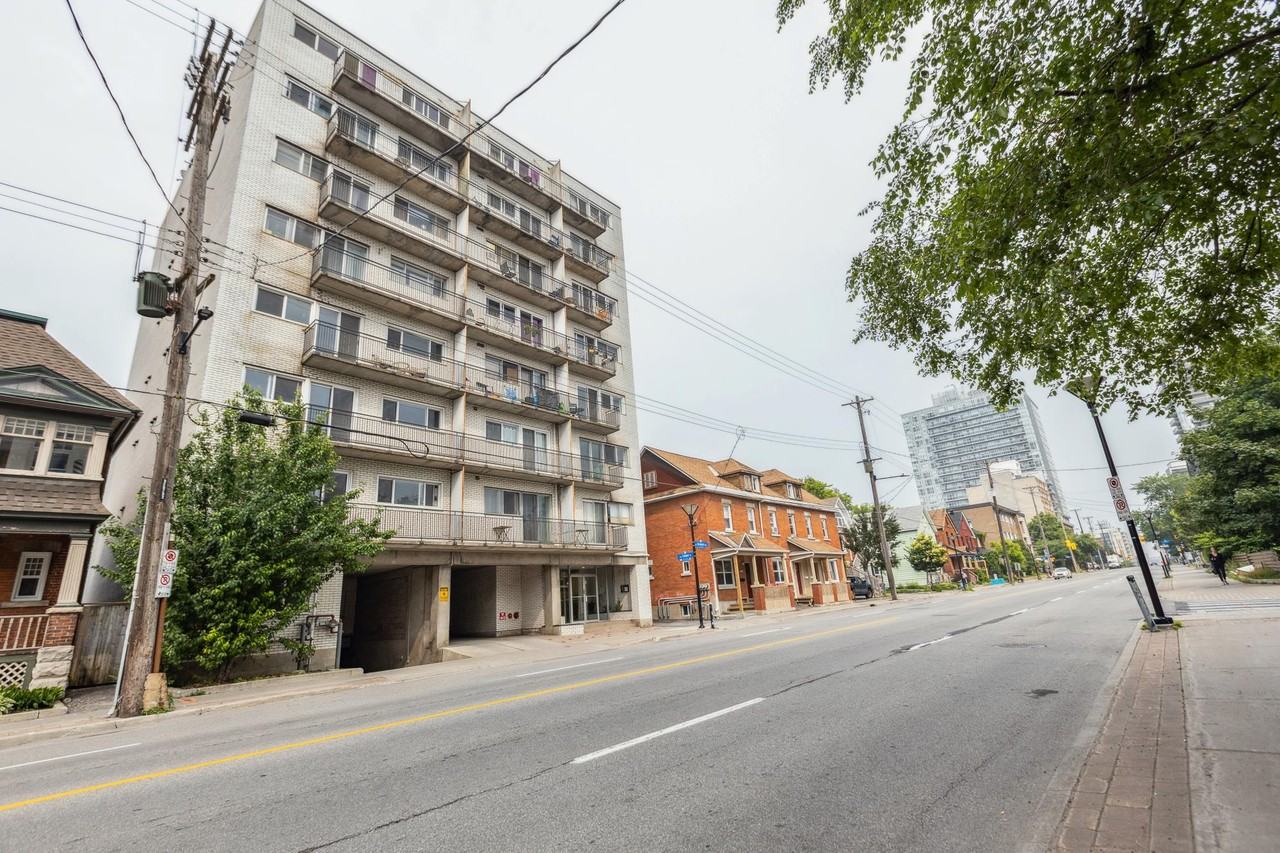 266 Bronson Avenue Apartments 266 Bronson Ave, Ottawa, ON K1R 6H8