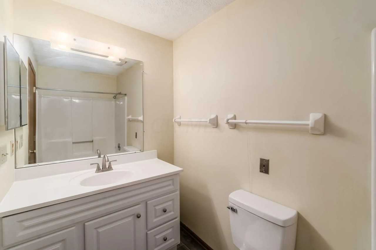 5885 Beechcroft Rd, Columbus, OH 43229 2 Bedroom Condo for 1,145/month