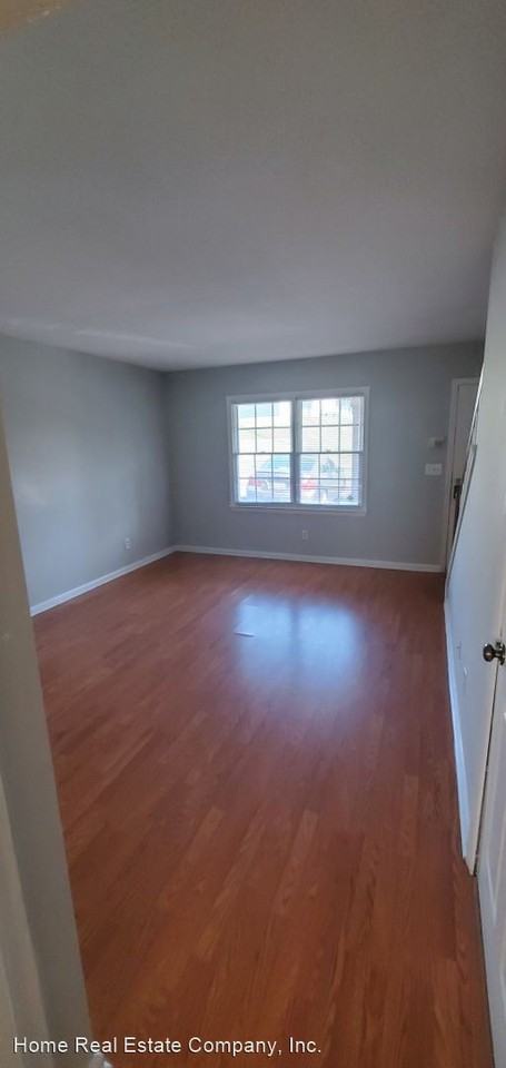 Valley Cliff Apartments 3600 3600 Yarbrough Avenue & 3454 Valley