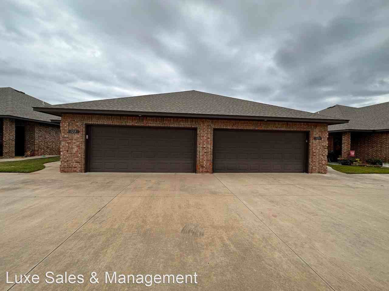 Bison Way Court Duplexes Apartments in Mustang, OK 73064 Zumper