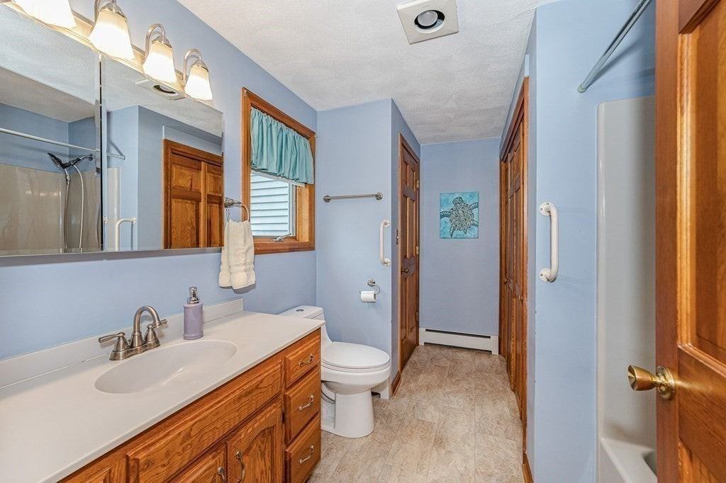 54 Endicott St, Lowell, MA 01854 2 Bedroom Apartment for 3,000/month