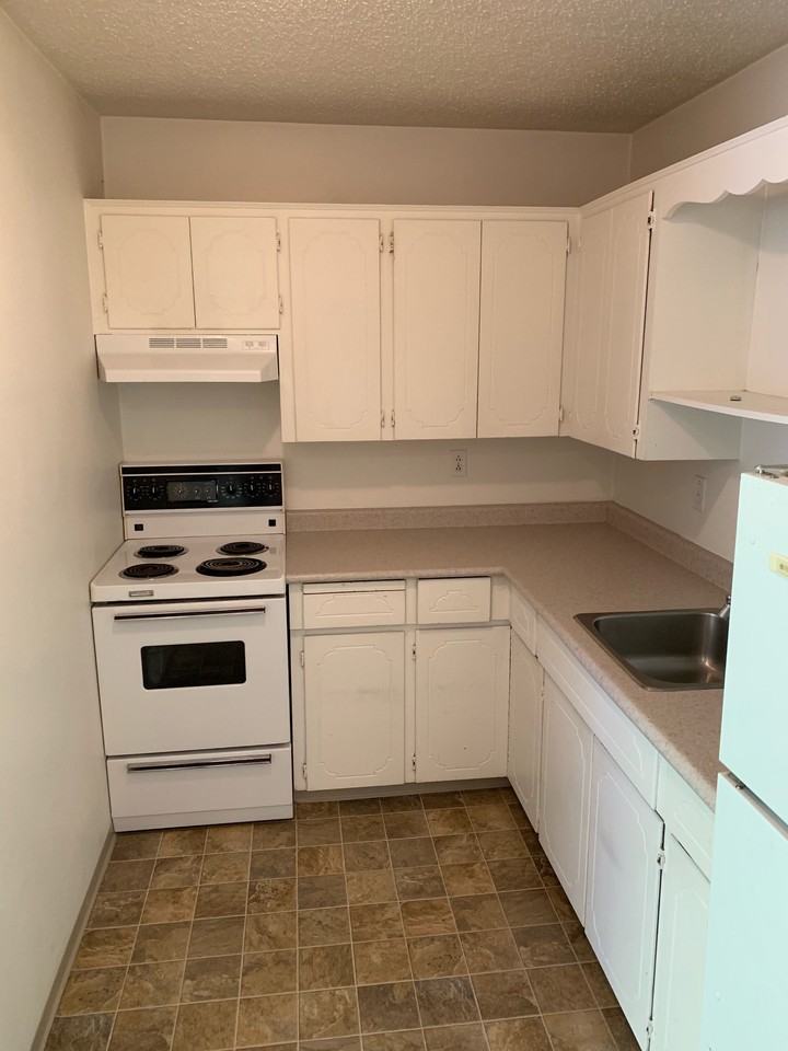 Irene Apartments 33702 Mcdougall Ave, Abbotsford, BC V2S 1W4 Zumper