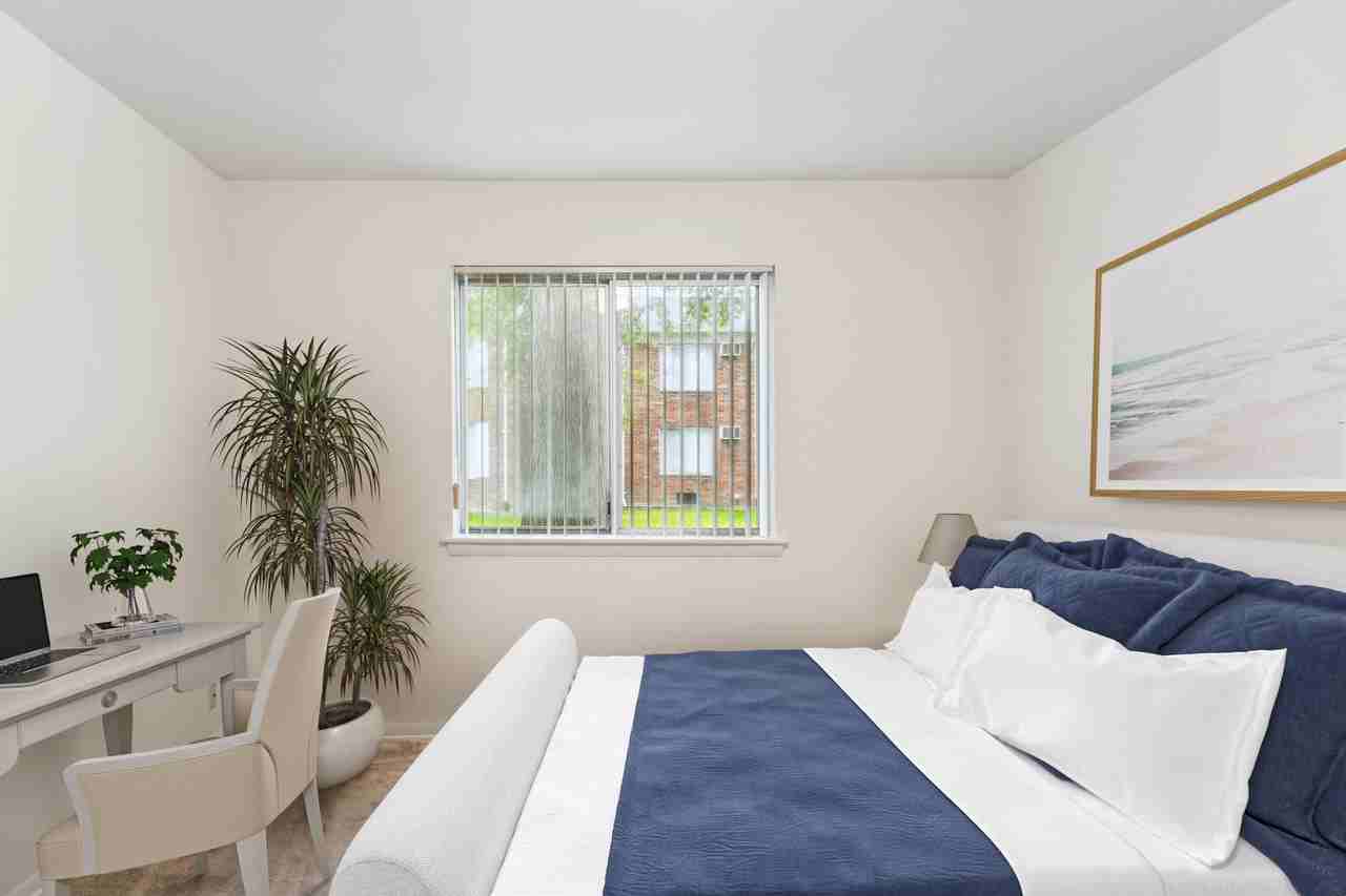 Kelly Square Apartments 25195 Kelly Road, Roseville, MI 48066 Zumper