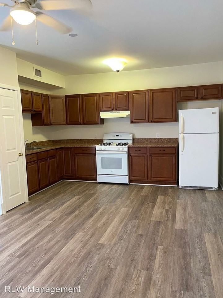 9 & 11 N Central Ave Apartments in Umatilla, FL 32784 Zumper