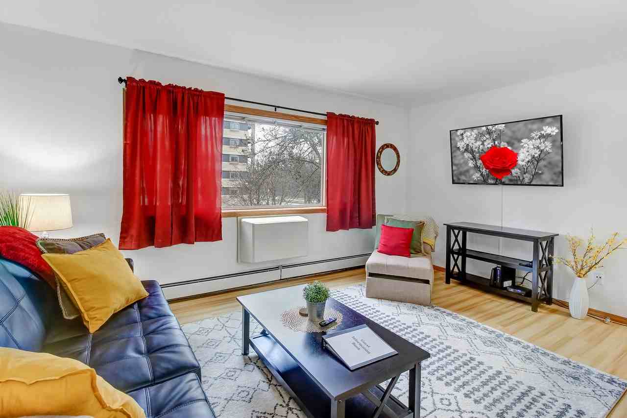 10300 W Bluemound Rd Apartments in Wauwatosa, WI 53226 Zumper