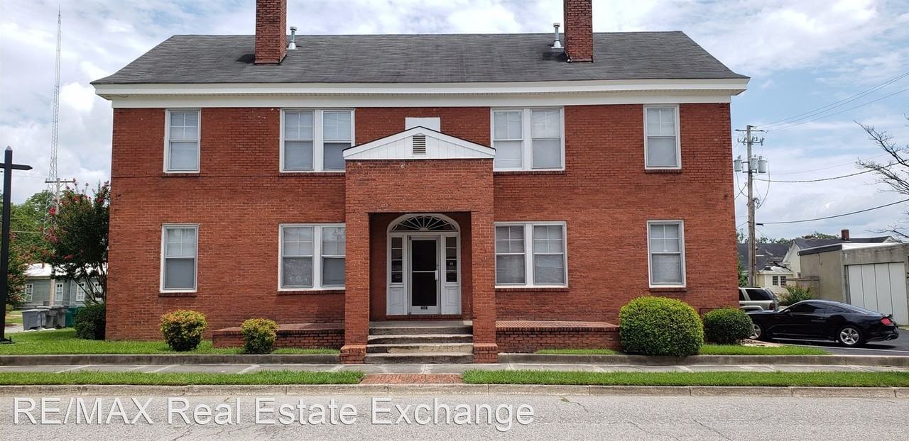 406 North Walnut Street Apartments 406 N Walnut St, Lumberton, NC