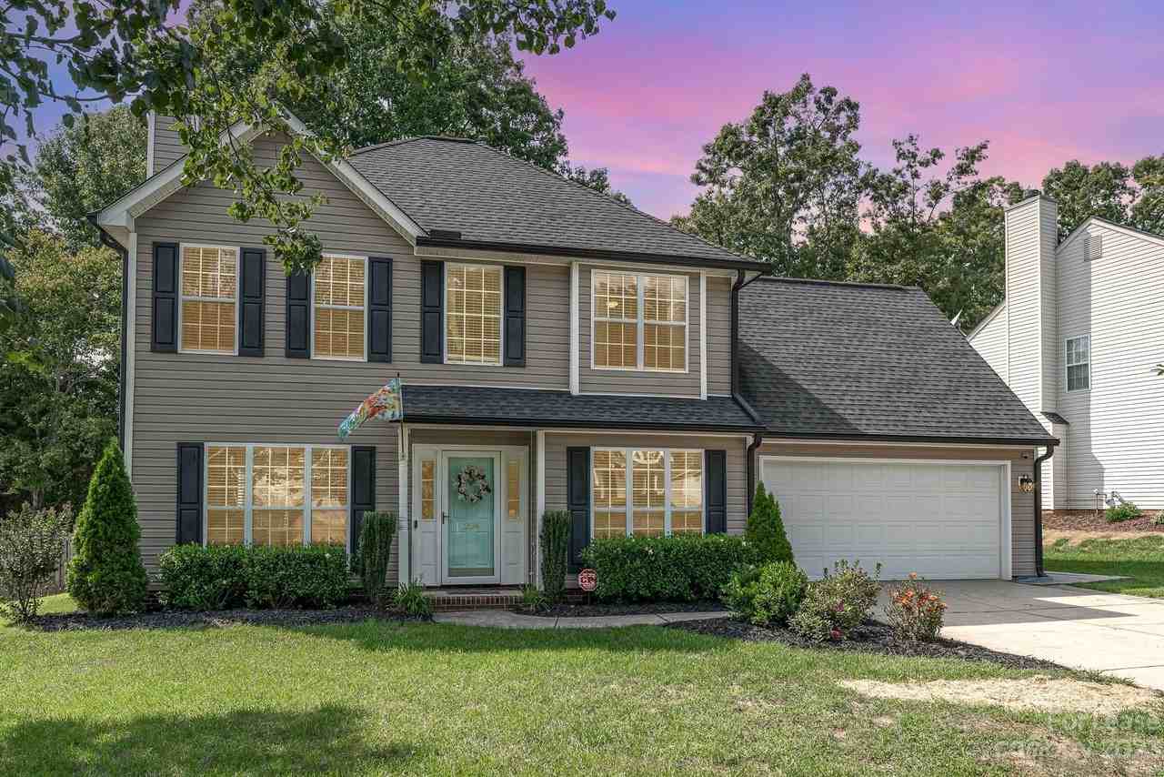 204 Pebble Creek Xing, Fort Mill, SC 29715 4 Bedroom House for 2,600