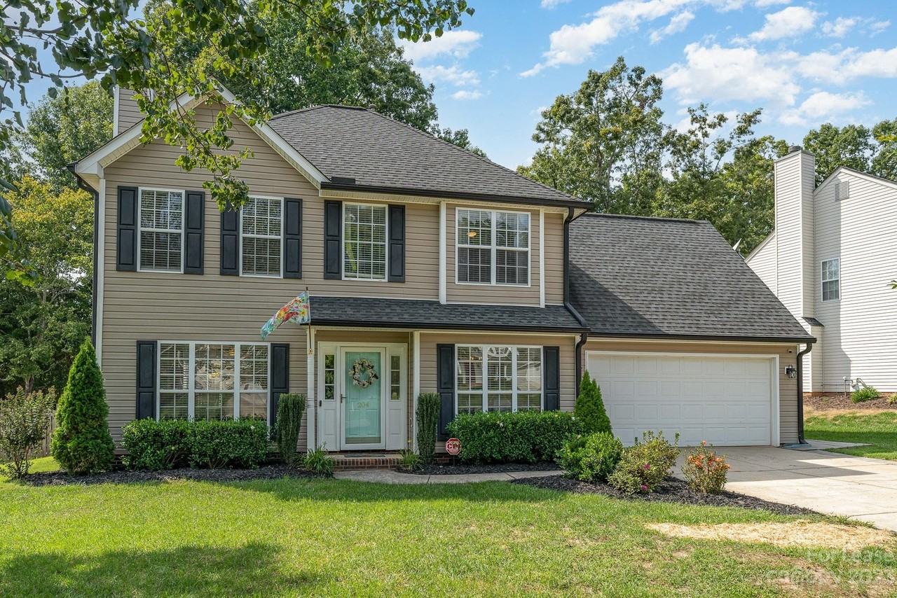 204 Pebble Creek Xing, Fort Mill, SC 29715 4 Bedroom House for 2,600