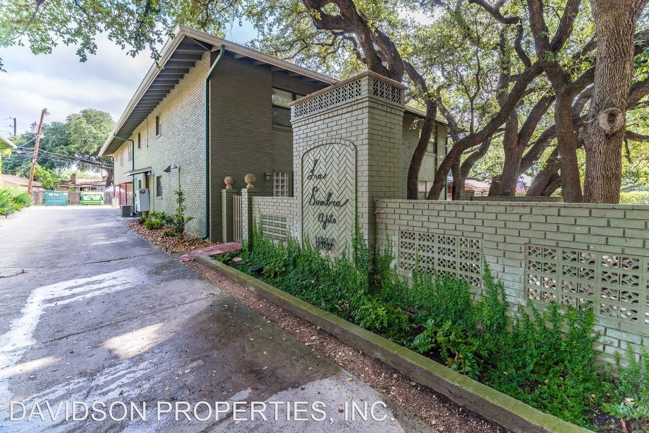 1807 La Sombra Dr Apartments in Oak Park Northwood, San Antonio, TX