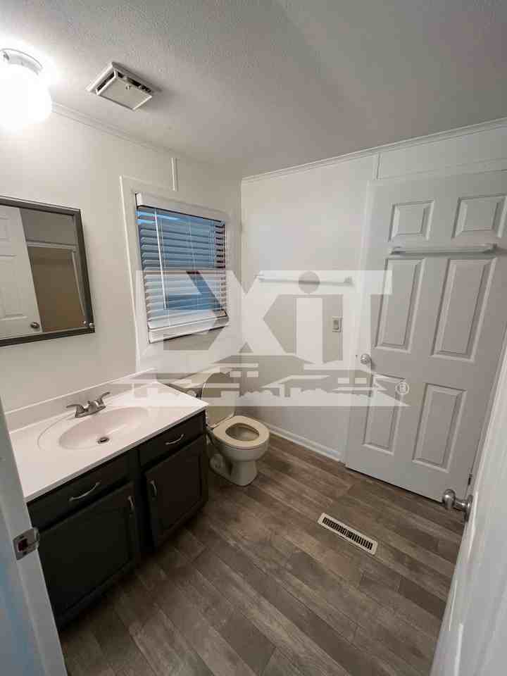 422 Tanglewood Dr, Bracey, VA 23919 2 Bedroom Apartment for 1,250