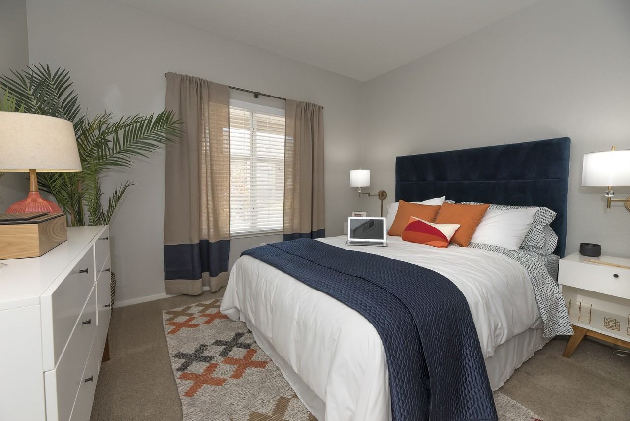 Somerfield at Lakeside Apartments 9444 Harbour Point Dr, Elk Grove