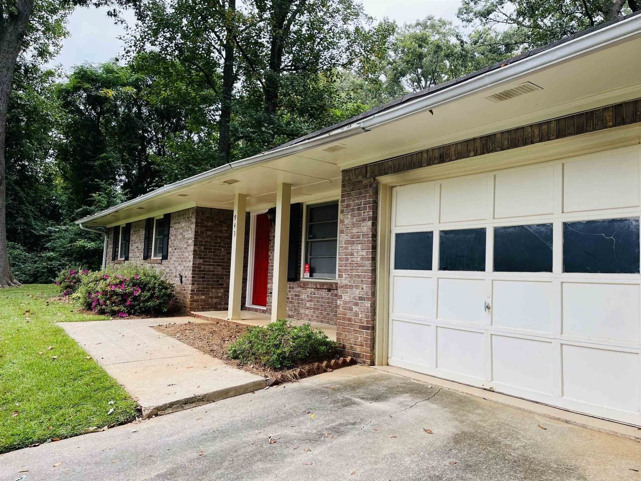 943 Parkstone Dr, Stone Mountain, GA 30083 3 Bedroom House for 875