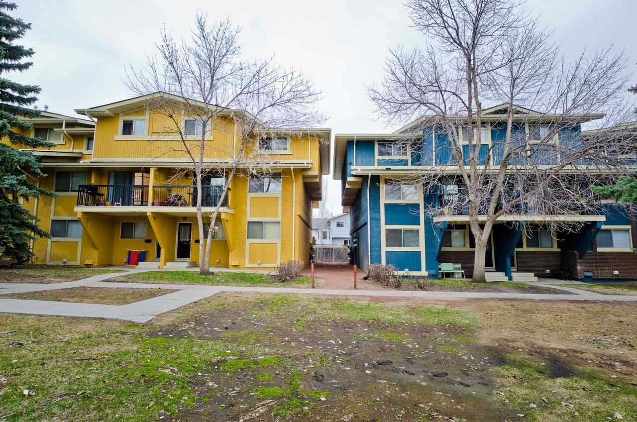 Sierra Gardens Apartments 2200 Woodview Dr Sw, Calgary, AB T2W 3N6