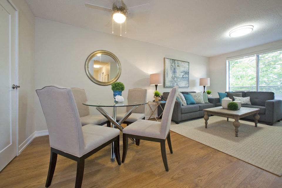 Dorchester Apartments 5911 Dorchester Rd, Niagara Falls, ON L2G 7M7