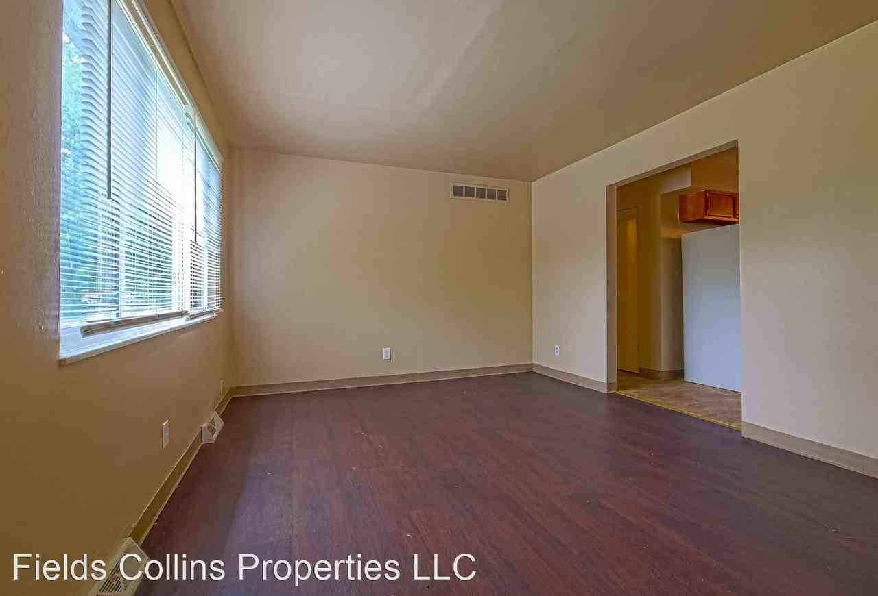 836 / 838 Springdale Apartments in Chapel Hill, Akron, OH 44310 Zumper