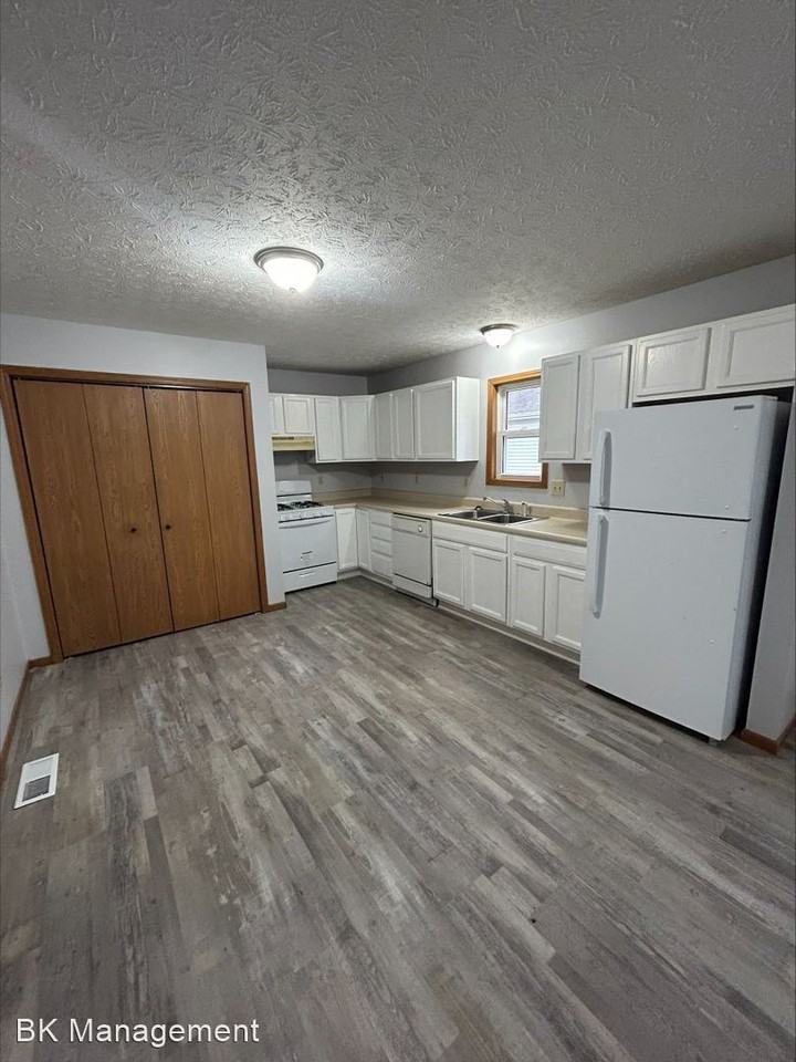 511 A/B Tuttle Avenue Apartments in Crawfordsville, IN 47933 Zumper