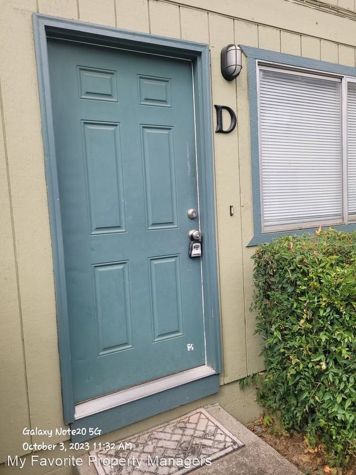 2115 E. Rd. Apartments 2115 E Rd, Medford, OR 97504