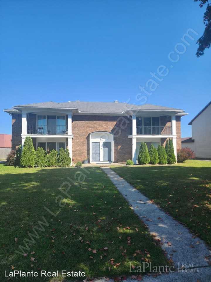 5436 Cresthaven Ln Apartments in Southwyck, Toledo, OH 43614 Zumper