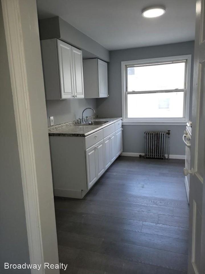 4237 Rocky River Dr Apartments in Kamm's Corners, Cleveland, OH 44135