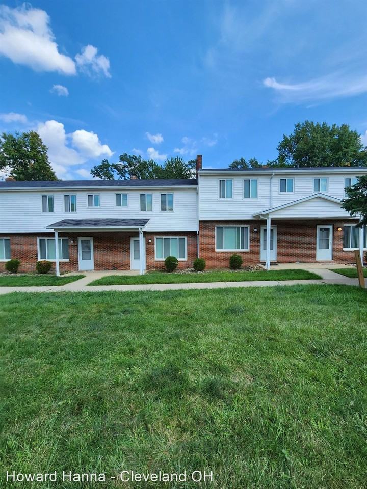 71127 East Sprague Rd. Apartments 71 E Sprague Rd, Seven Hills, OH