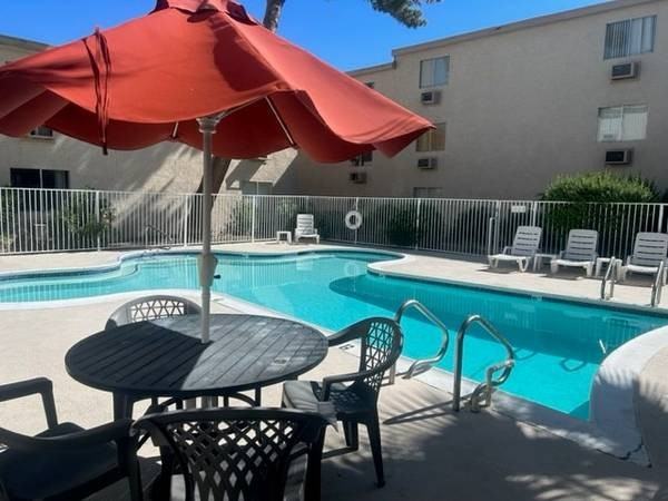 South Cove Apartments 7023845111 1525 East Fremont Street, Las