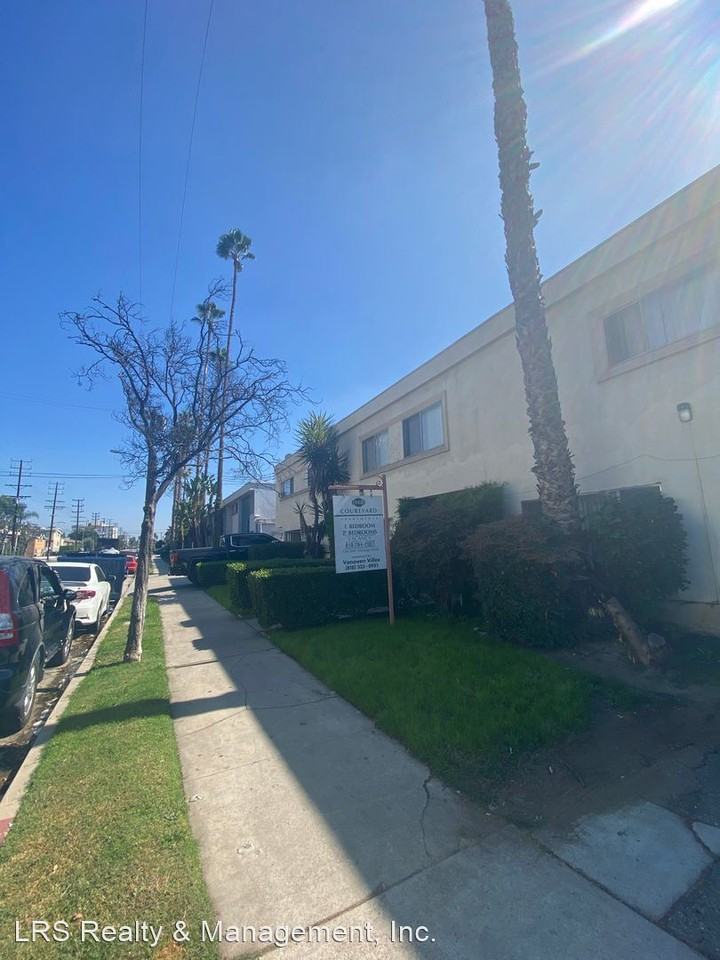 15436 Vanowen St. Apartments 15436 Vanowen St, Los Angeles, CA 91406