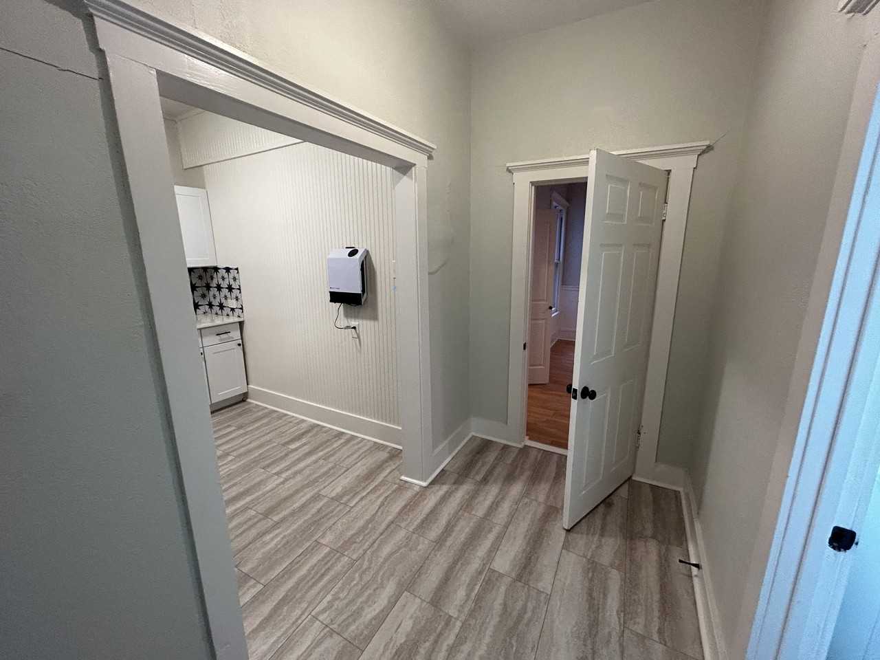 407 E Locust St Apartments in Tobin Hill, San Antonio, TX 78212 Zumper