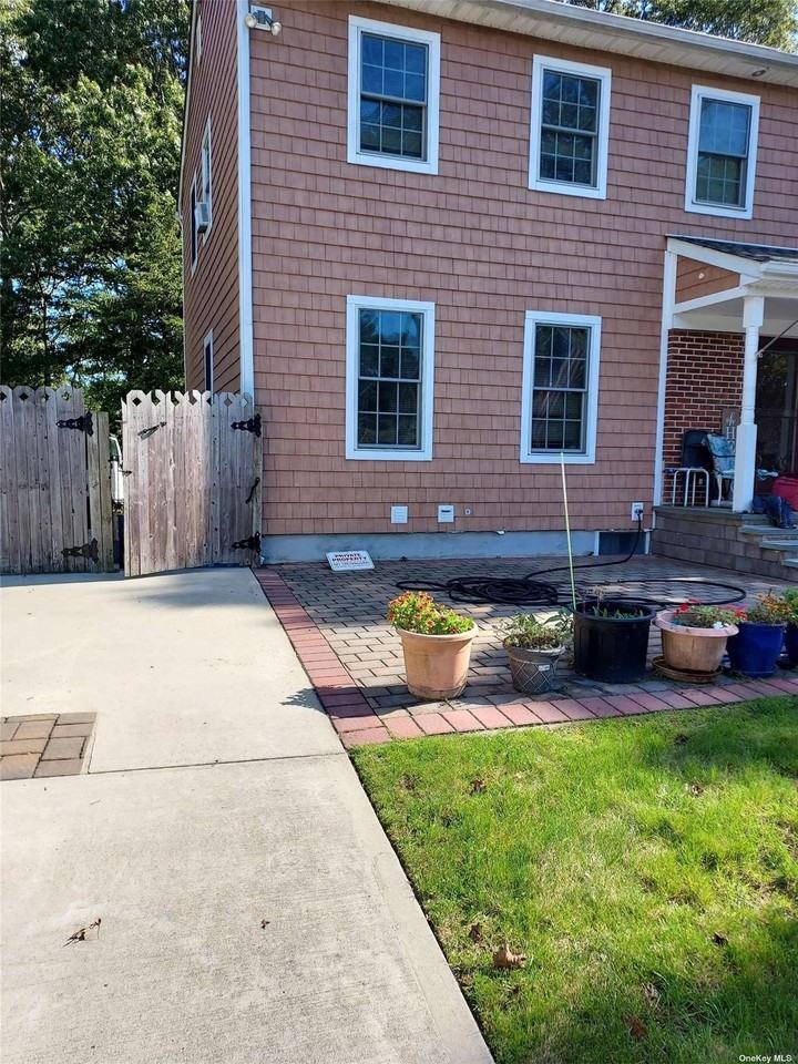 Cedar Heights Dr, Ridge, NY 11961 1 Bedroom Apartment for 1,400/month