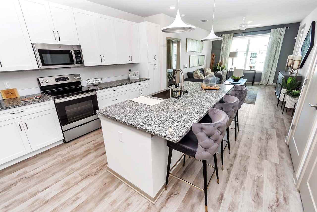 AVLI AT CROSSTOWN CENTER Apartments 9539 Delaney Creek Blvd, Tampa