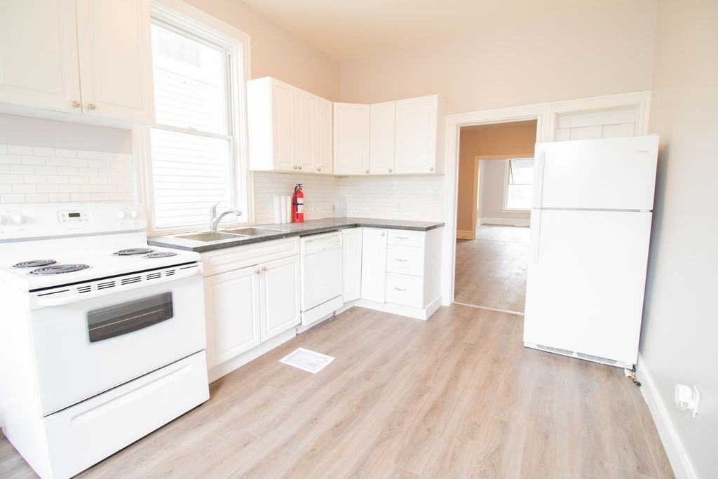 75 Cathcart St, Hamilton, ON L8R 1M6 3 Bedroom Apartment for Rent