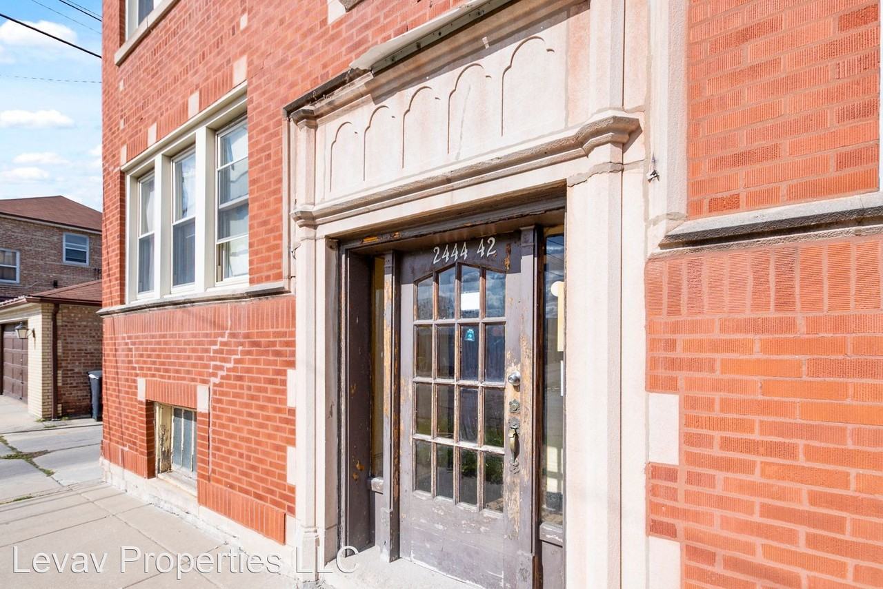 72567258 S Artesian Ave 24382444 W 73rd St Apartments in Chicago Lawn