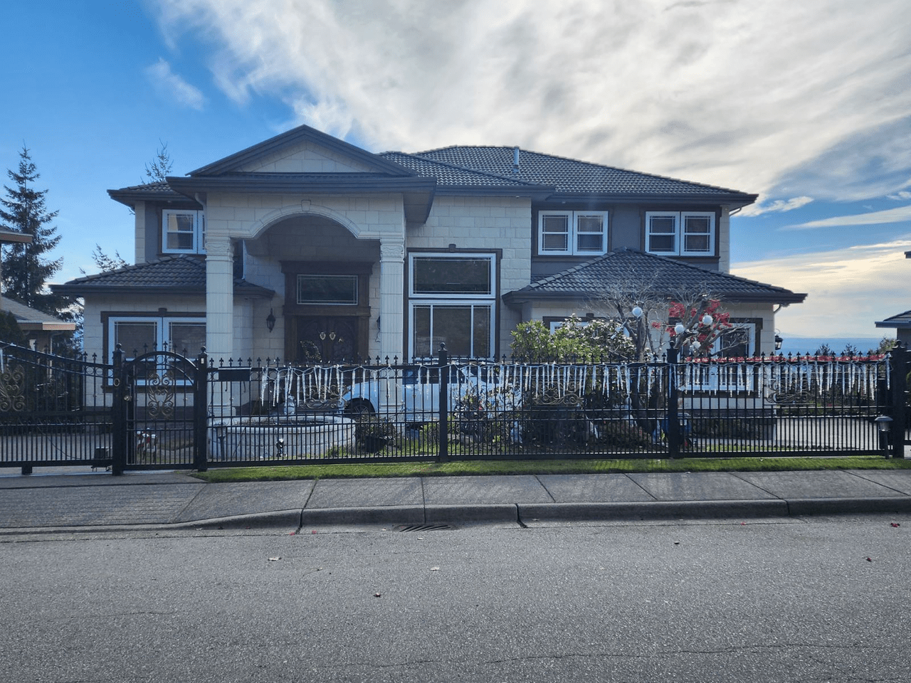 1507 West Plateau area near Coquitlam Centre 1, Coquitlam, BC V3E 2Y1