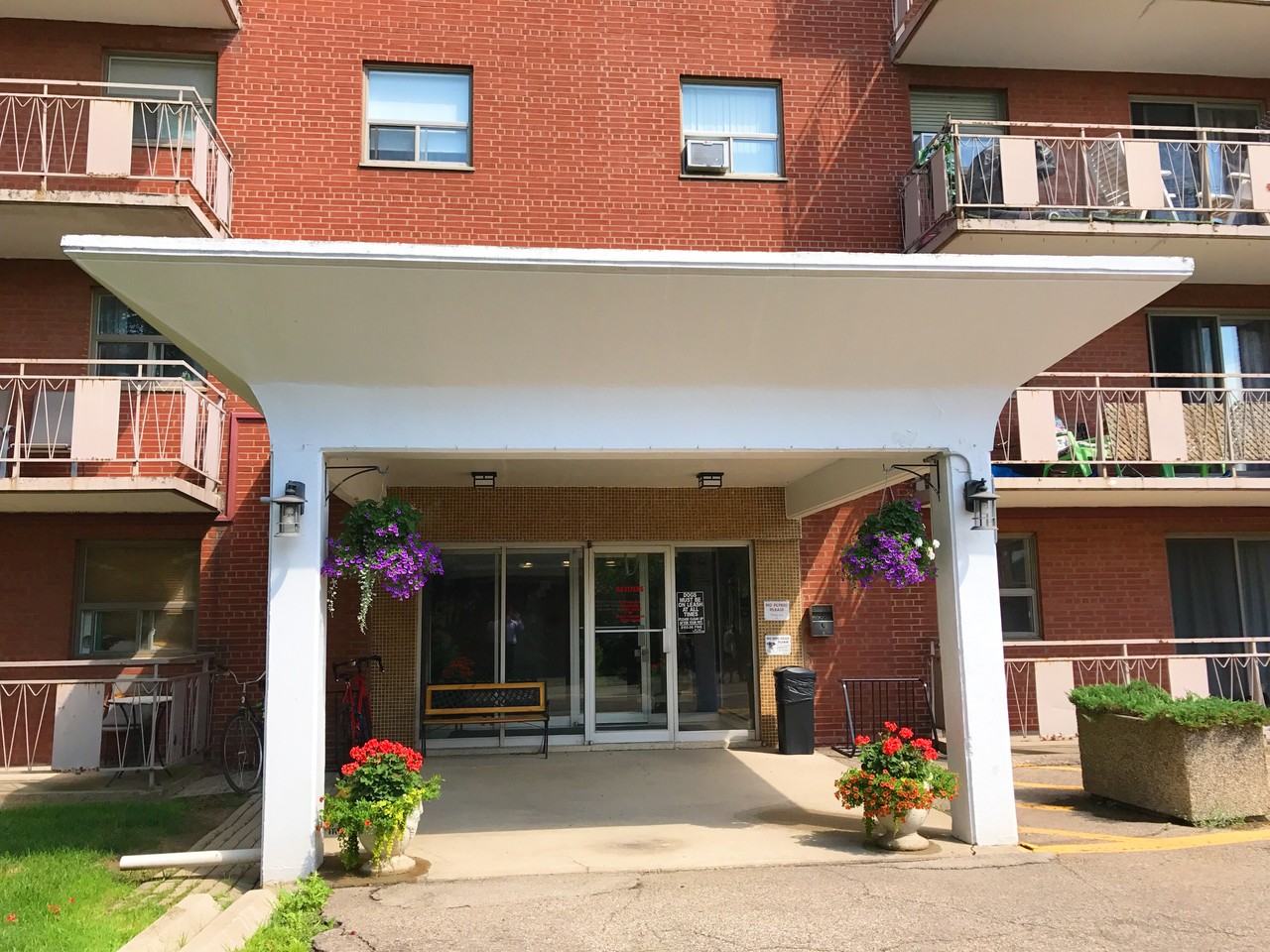 Aberdeen Court Apartments 500 Aberdeen Ave, Hamilton, ON L8P 2S3 Zumper