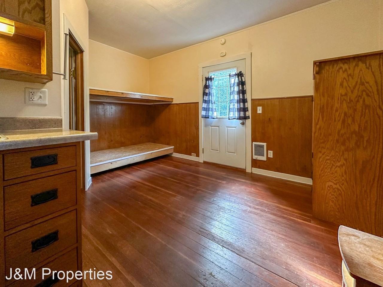 1410 4th St Apartments in La Grande, OR 97850 Zumper