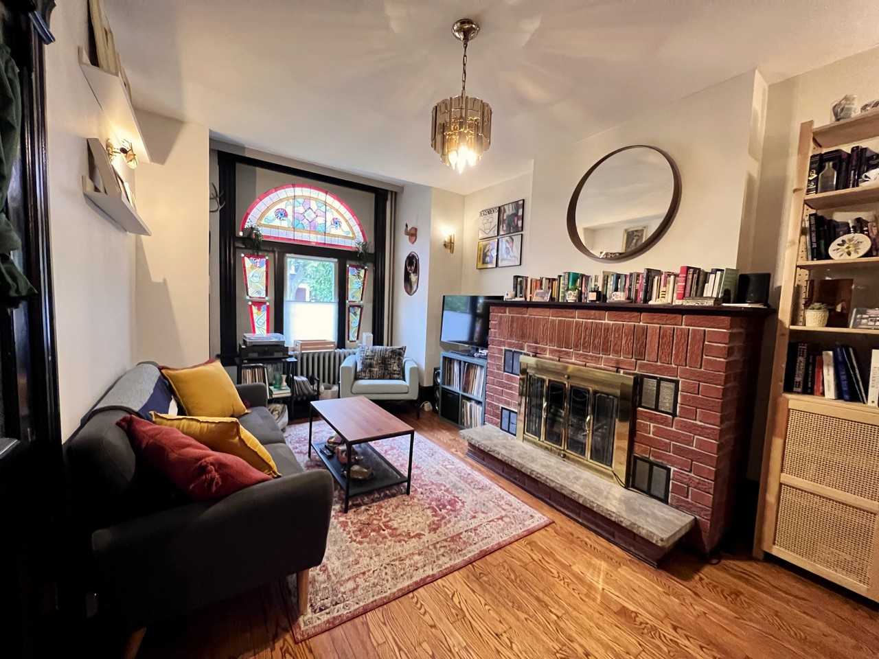 374 Saint Clarens Avenue Main Floor, Toronto, ON M6H 3W3 1 Bedroom