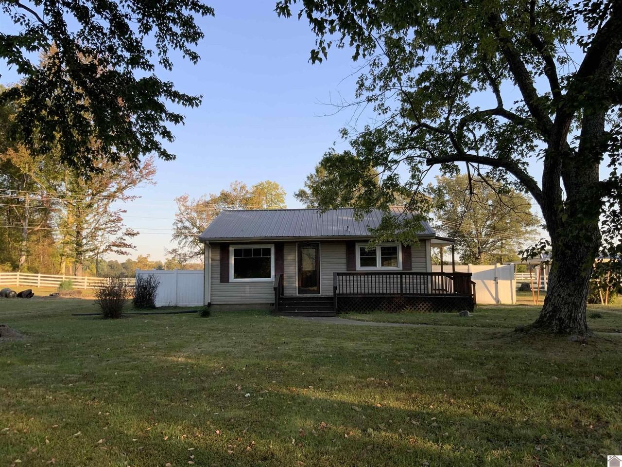 7580 Clinton Rd, Paducah, KY 42001 2 Bedroom House for 1,050/month