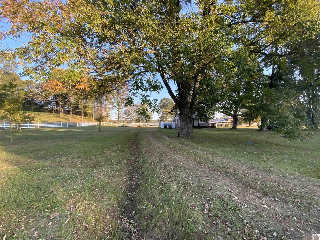 7580 Clinton Rd, Paducah, KY 42001 2 Bedroom House for 1,050/month