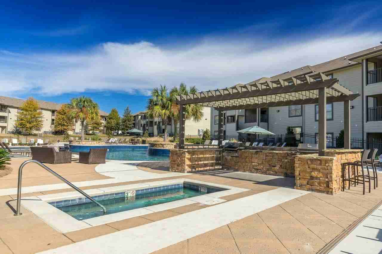 Tremont at 22 Apartments 22 Campbell Scenic Dr, Hattiesburg, MS 39401