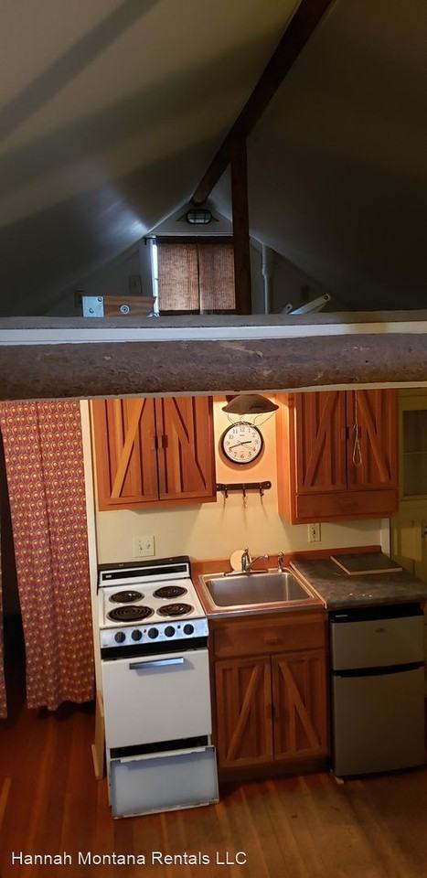 Fully Furnished Month to Month Apartments 216 S H St, Livingston, MT