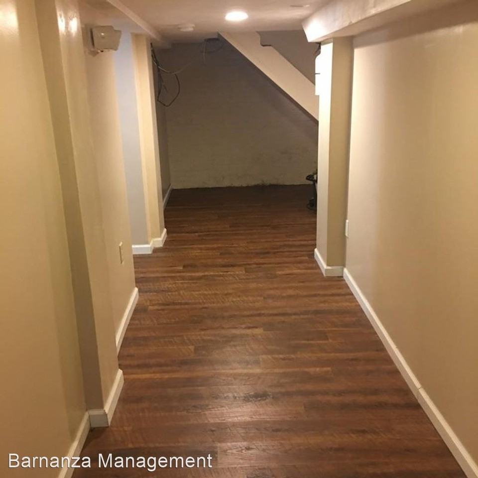 South Oakland Large and renovated 3 bedroom apartment Must SEE