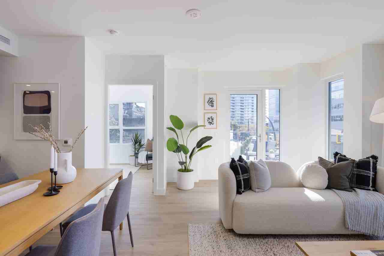 Victor Apartments 65 Chesterfield Ave, North Vancouver, BC V7M 0H2