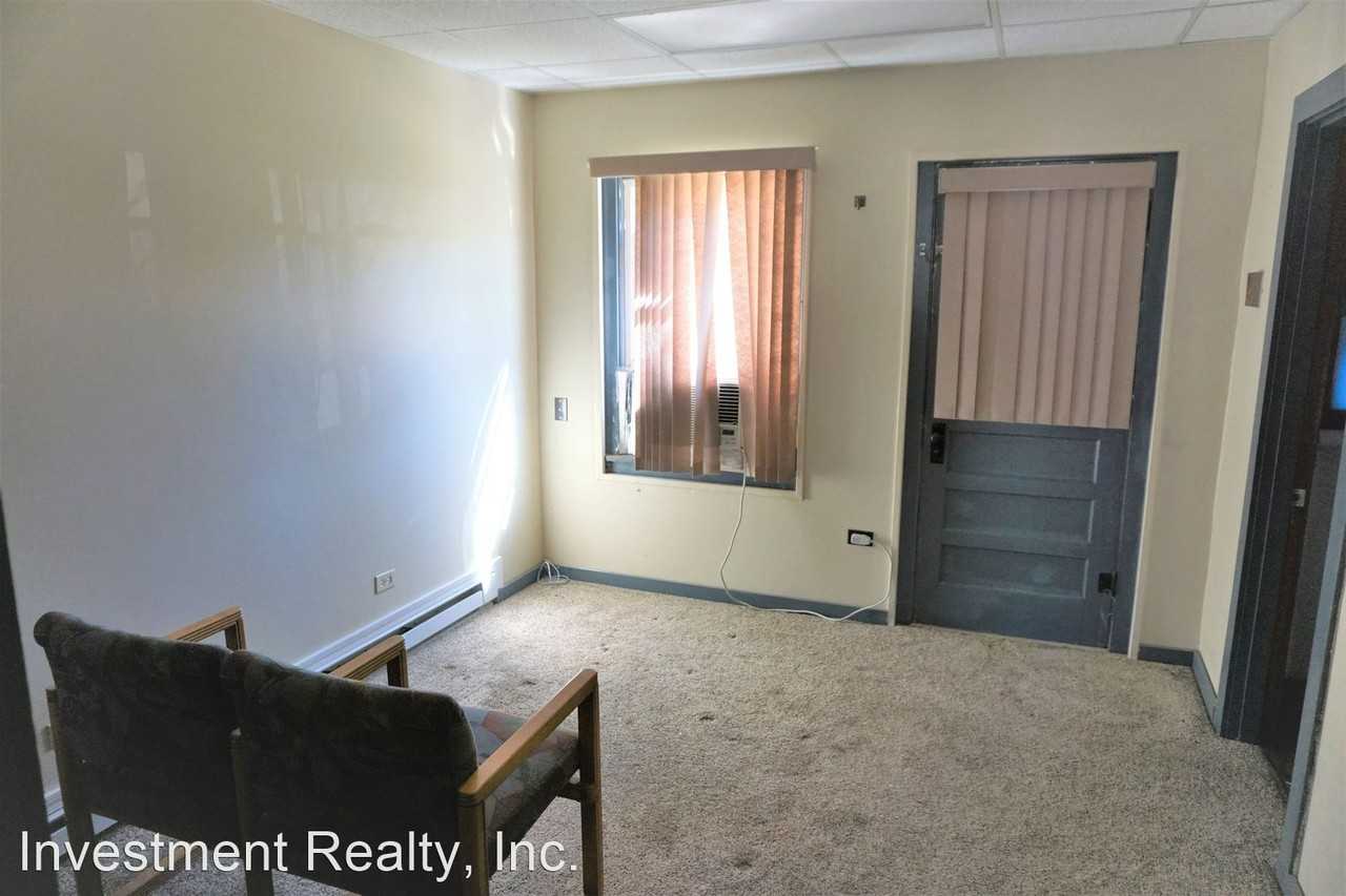 122126 N Jefferson/100 East Eldon St Apartments in Saint James, MO