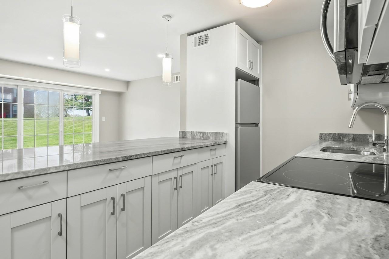 Renaissance Hills Apartments 1710 Devonshire Rd, Hauppauge, NY 11788